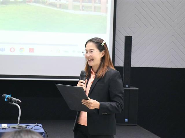 The School of Liberal Arts Organizes Support Staff’s Presentation of Applying Gen AI in Routine Tasks