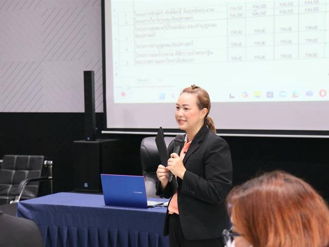 The School of Liberal Arts Organizes Support Staff’s Presentation of Applying Gen AI in Routine Tasks
