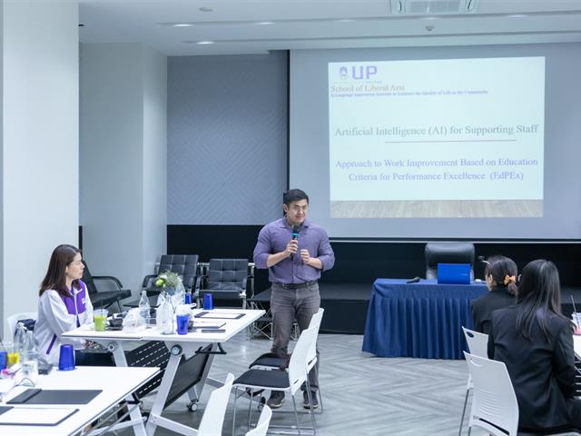 The School of Liberal Arts Organizes Support Staff’s Presentation of Applying Gen AI in Routine Tasks