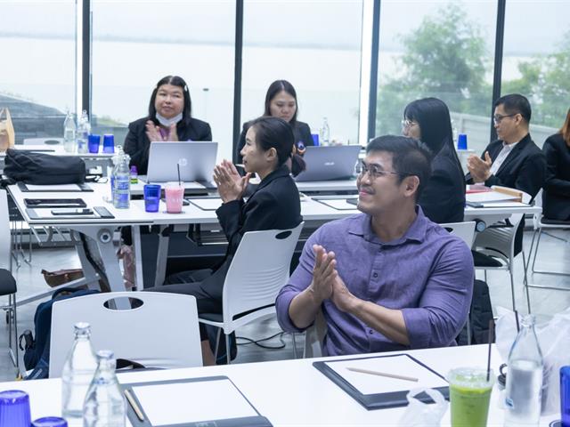 The School of Liberal Arts Organizes Support Staff’s Presentation of Applying Gen AI in Routine Tasks