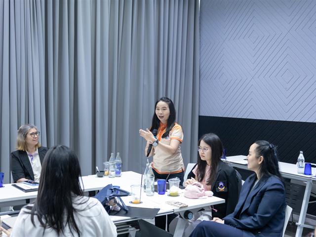 The School of Liberal Arts Organizes Support Staff’s Presentation of Applying Gen AI in Routine Tasks