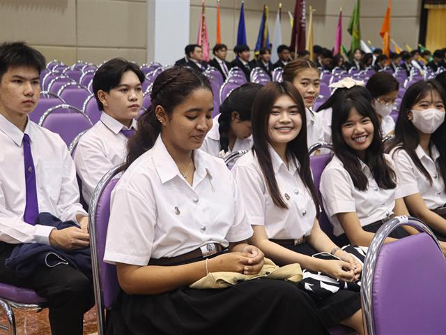 คณะรัฐศาสตร์และสังคมศาสตร์ 