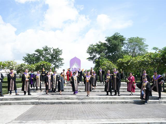 คณะรัฐศาสตร์และสังคมศาสตร์ 