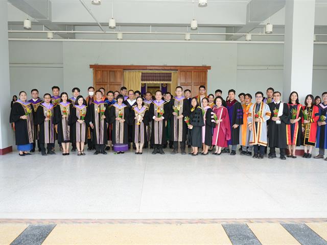 คณะรัฐศาสตร์และสังคมศาสตร์ 