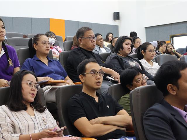 วิทยาลัยการจัดการ สาขาวิชาการจัดการการท่องเที่ยว โรงแรม และธุรกิจบริการ จัดเสวนา “ตามหาของดีที่หายไป… สร้างสิ่งใหม่ที่ควรมี” ในมุมมองการท่องเที่ยว วัฒนธรรม และพัฒนาเมืองจันทบุรี