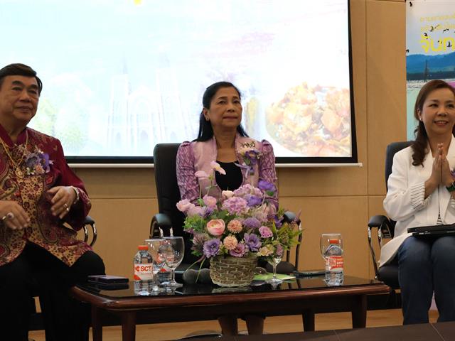 วิทยาลัยการจัดการ สาขาวิชาการจัดการการท่องเที่ยว โรงแรม และธุรกิจบริการ จัดเสวนา “ตามหาของดีที่หายไป… สร้างสิ่งใหม่ที่ควรมี” ในมุมมองการท่องเที่ยว วัฒนธรรม และพัฒนาเมืองจันทบุรี