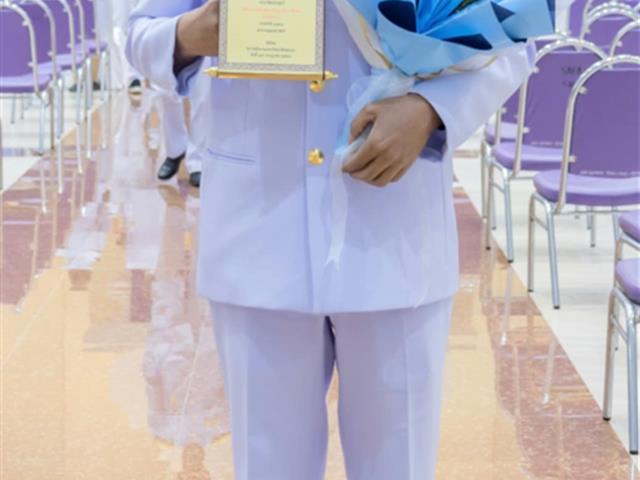 Associate Professor Dr. Worawat Sriyapai Receives Outstanding Academic Staff Award from University of Phayao
