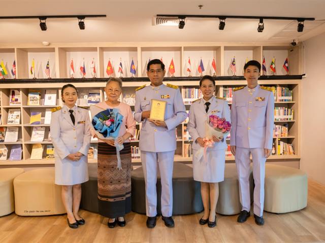 Associate Professor Dr. Worawat Sriyapai Receives Outstanding Academic Staff Award from University of Phayao
