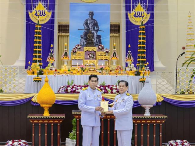 Associate Professor Dr. Worawat Sriyapai Receives Outstanding Academic Staff Award from University of Phayao