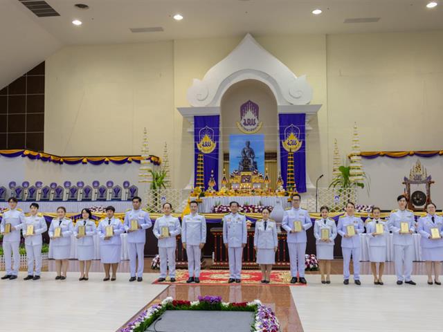 Associate Professor Dr. Worawat Sriyapai Receives Outstanding Academic Staff Award from University of Phayao