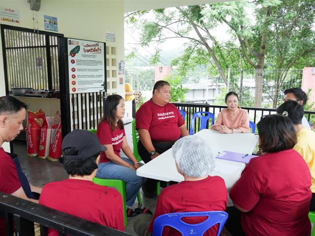 มหาวิทยาลัยพะเยาร่วมกับผู้ประกอบการชมรมร้านอาหารและเครื่องดื่มจังหวัดพะเยา จัดโครงการจากพี่สู่น้อง น้องอิ่มท้องพี่สุขใจ ครั้งที่ 1