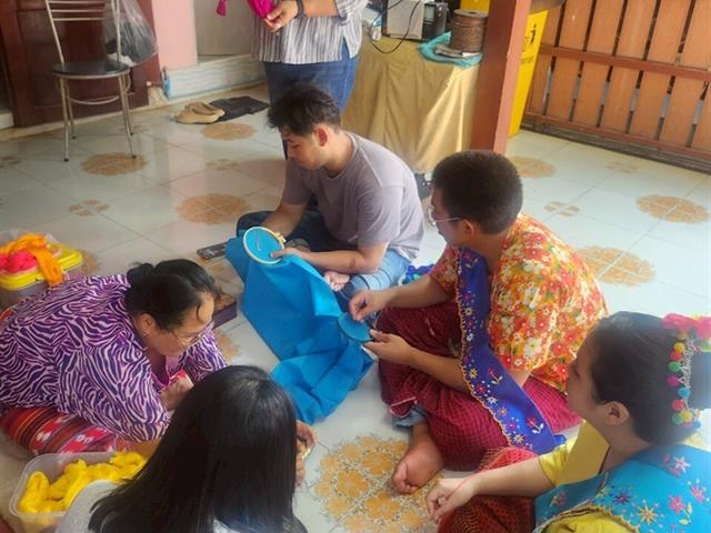 วิทยาลัยการจัดการ หลักสูตรบริหารธุรกิจมหาบัณฑิต ลงพื้นที่ชุมชนไทย-มอญ บางกระดี่ ขับเคลื่อนโครงการวิจัยเศรษฐกิจสร้างสรรค์ ตามแผนพัฒนาที่ยั่งยืน ประจำปี 2568