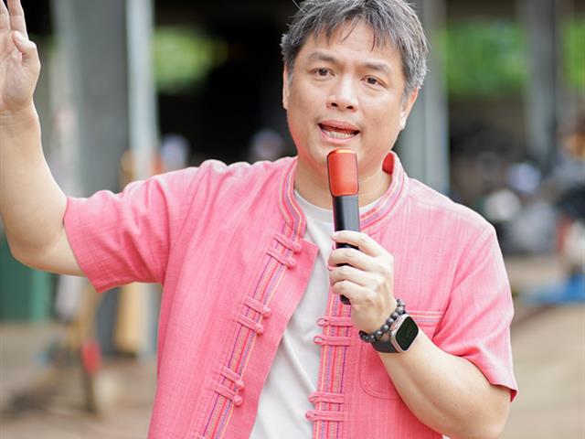 ศูนย์สิ่งแวดล้อมและการจัดการที่ยั่งยืน มหาวิทยาลัยพะเยา ให้การต้อนรับคณะสาธารณสุขศาสตร์ สาขาวิชาอนามัยสิ่งแวดล้อม ในการศึกษาดูงานกระบวนการคัดแยกขยะและผลิตภัณฑ์ไม้แขวนเสื้อจากฝาขวดน้ำ