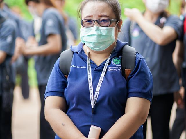 ศูนย์สิ่งแวดล้อมและการจัดการที่ยั่งยืน มหาวิทยาลัยพะเยา ให้การต้อนรับคณะสาธารณสุขศาสตร์ สาขาวิชาอนามัยสิ่งแวดล้อม ในการศึกษาดูงานกระบวนการคัดแยกขยะและผลิตภัณฑ์ไม้แขวนเสื้อจากฝาขวดน้ำ