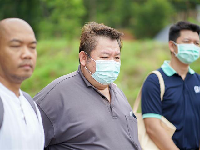 ศูนย์สิ่งแวดล้อมและการจัดการที่ยั่งยืน มหาวิทยาลัยพะเยา ให้การต้อนรับคณะสาธารณสุขศาสตร์ สาขาวิชาอนามัยสิ่งแวดล้อม ในการศึกษาดูงานกระบวนการคัดแยกขยะและผลิตภัณฑ์ไม้แขวนเสื้อจากฝาขวดน้ำ