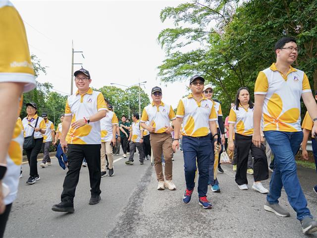 ศูนย์สิ่งแวดล้อมและการจัดการที่ยั่งยืน มหาวิทยาลัยพะเยา ร่วมประเพณีเดินขึ้น ม. ประจำปี 2568