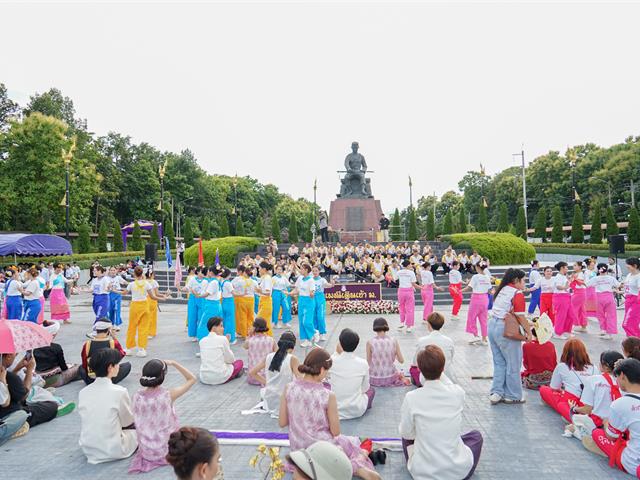 ศูนย์สิ่งแวดล้อมและการจัดการที่ยั่งยืน มหาวิทยาลัยพะเยา ร่วมประเพณีเดินขึ้น ม. ประจำปี 2568