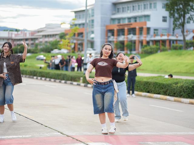 ศูนย์สิ่งแวดล้อมและการจัดการที่ยั่งยืน มหาวิทยาลัยพะเยา ร่วมประเพณีเดินขึ้น ม. ประจำปี 2568