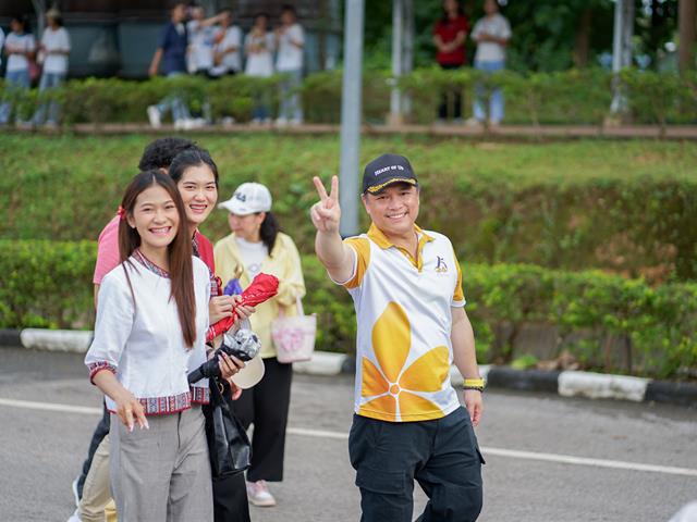 ศูนย์สิ่งแวดล้อมและการจัดการที่ยั่งยืน มหาวิทยาลัยพะเยา ร่วมประเพณีเดินขึ้น ม. ประจำปี 2568
