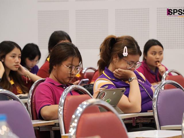 คณะรัฐศาสตร์และสังคมศาสตร์ 