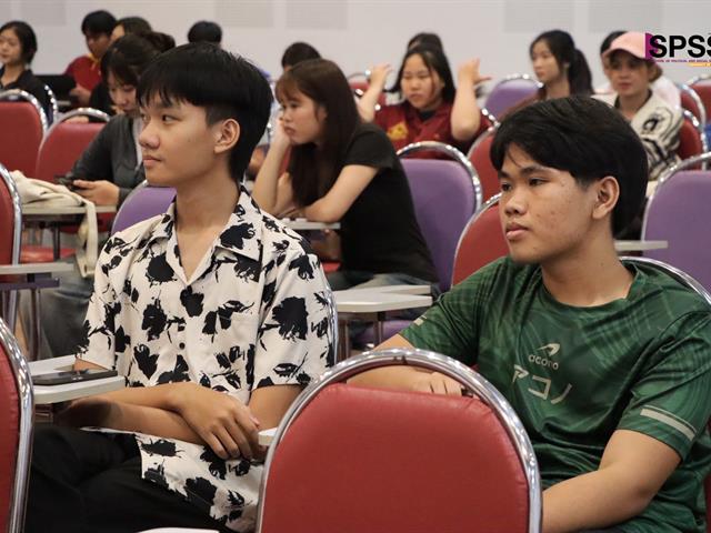 คณะรัฐศาสตร์และสังคมศาสตร์ 