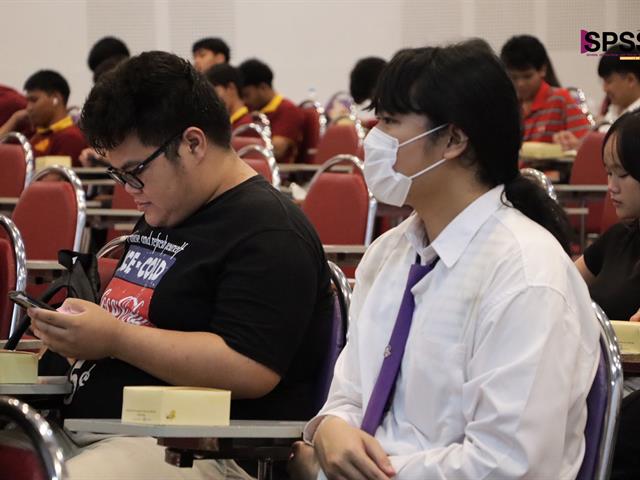 คณะรัฐศาสตร์และสังคมศาสตร์ 