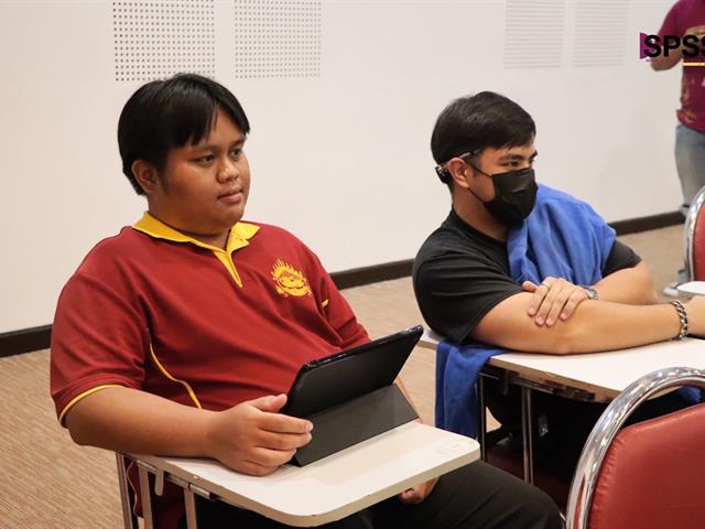 คณะรัฐศาสตร์และสังคมศาสตร์ 