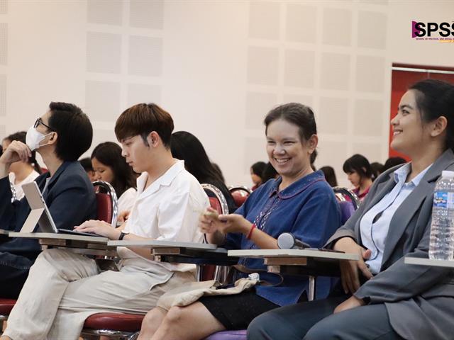 คณะรัฐศาสตร์และสังคมศาสตร์ 