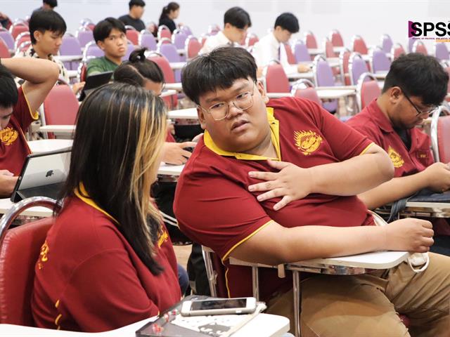 คณะรัฐศาสตร์และสังคมศาสตร์ 