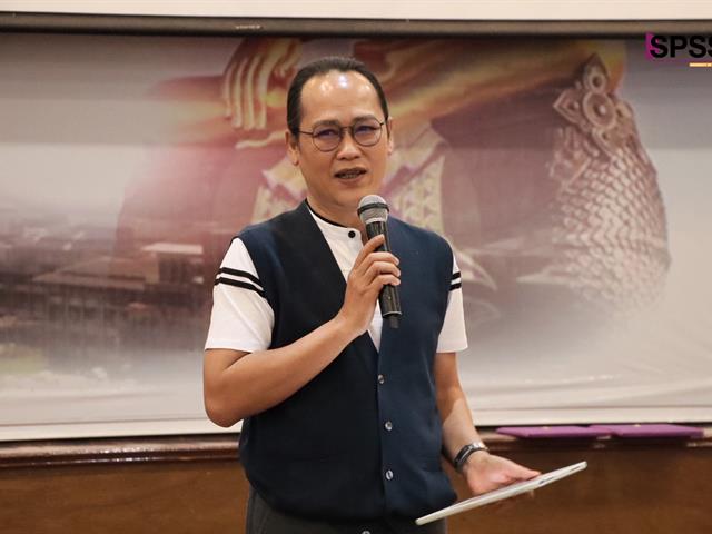 คณะรัฐศาสตร์และสังคมศาสตร์ 