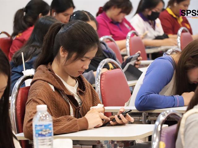 คณะรัฐศาสตร์และสังคมศาสตร์ 