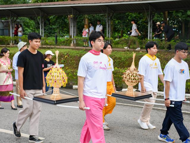 วิทยาลัยการศึกษา เข้าร่วมประเพณีเดินเข้า ม. มหาวิทยาลัยพะเยา ประจำปี 2568