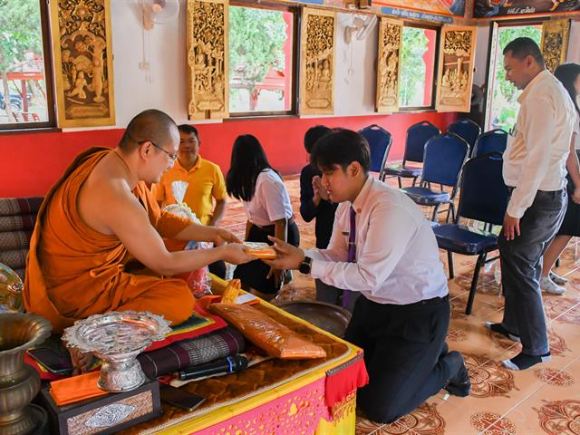 วิทยาลัยการศึกษา ถวายเทียนพรรษา สืบสานพุทธประเพณี เนื่องในเทศกาลเข้าพรรษา