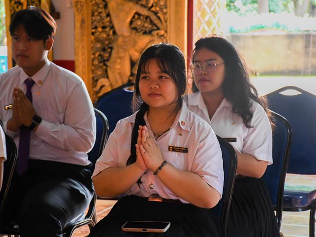 วิทยาลัยการศึกษา ถวายเทียนพรรษา สืบสานพุทธประเพณี เนื่องในเทศกาลเข้าพรรษา