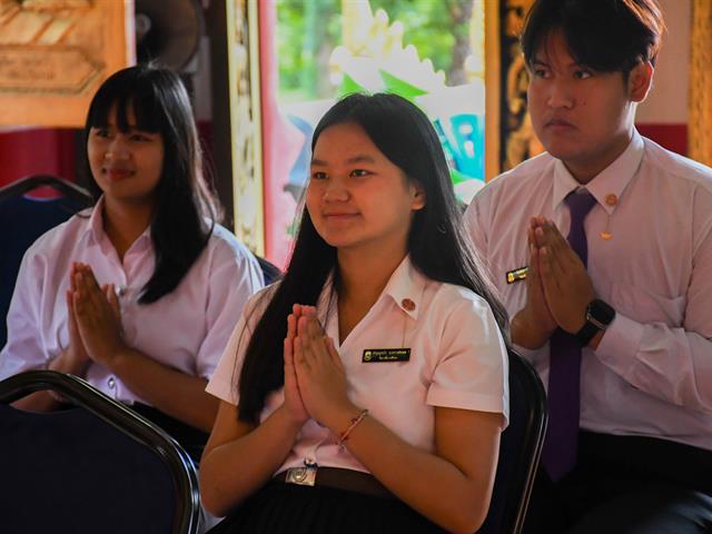 วิทยาลัยการศึกษา ถวายเทียนพรรษา สืบสานพุทธประเพณี เนื่องในเทศกาลเข้าพรรษา