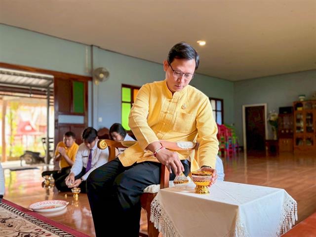 วิทยาลัยการศึกษา ถวายเทียนพรรษา สืบสานพุทธประเพณี เนื่องในเทศกาลเข้าพรรษา