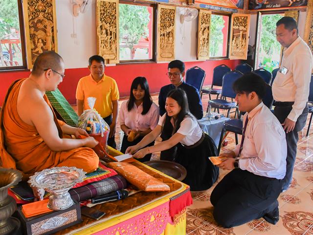 วิทยาลัยการศึกษา ถวายเทียนพรรษา สืบสานพุทธประเพณี เนื่องในเทศกาลเข้าพรรษา