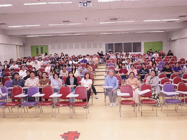 สาขาวิชาภาษาอังกฤษ คณะศิลปศาสตร์ จัดโครงการเตรียมความพร้อมเพื่อการทดสอบวัดระดับภาษาอังกฤษตามมาตรฐานสากล "ตะลุยข้อสอบ TOEIC"