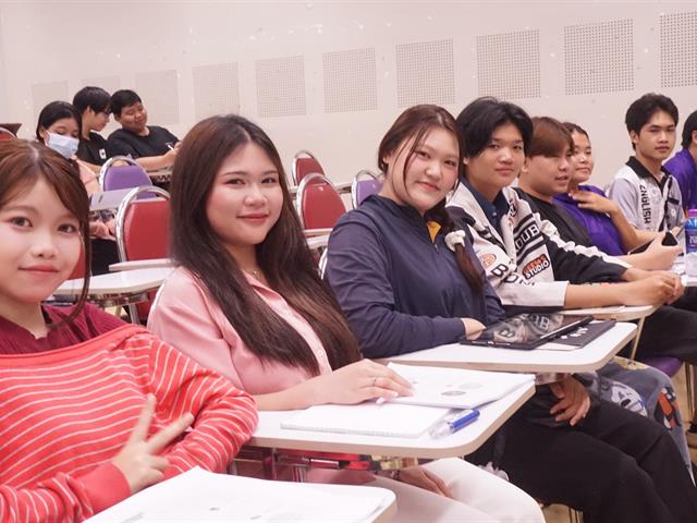 สาขาวิชาภาษาอังกฤษ คณะศิลปศาสตร์ จัดโครงการเตรียมความพร้อมเพื่อการทดสอบวัดระดับภาษาอังกฤษตามมาตรฐานสากล "ตะลุยข้อสอบ TOEIC"