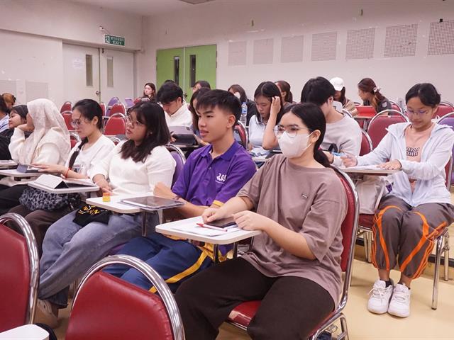 สาขาวิชาภาษาอังกฤษ คณะศิลปศาสตร์ จัดโครงการเตรียมความพร้อมเพื่อการทดสอบวัดระดับภาษาอังกฤษตามมาตรฐานสากล "ตะลุยข้อสอบ TOEIC"