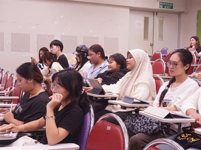 สาขาวิชาภาษาอังกฤษ คณะศิลปศาสตร์ จัดโครงการเตรียมความพร้อมเพื่อการทดสอบวัดระดับภาษาอังกฤษตามมาตรฐานสากล "ตะลุยข้อสอบ TOEIC"