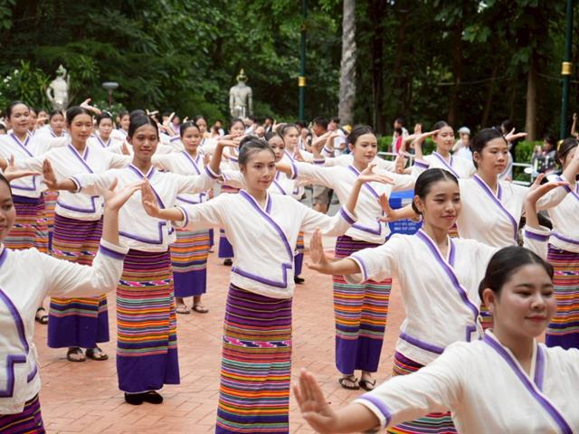 มหาวิทยาลัยพะเยาสืบสานประเพณีแห่ผ้าห่มพระธาตุจอมทอง ครั้งที่ 10 ประจำปี 2568 เฉลิมฉลองการก้าวเข้าสู่ปีที่ 16 ของมหาวิทยาลัยพะเยา