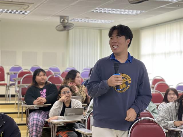 สาขาวิชาภาษาฝรั่งเศส คณะศิลปศาสตร์ จัดโครงการฝรั่งเศสวิชาการ “เรียนภาษาฝรั่งเศสอย่างชาญฉลาดด้วย AI: แนวทางการใช้เทคโนโลยีอย่างสมดุล”