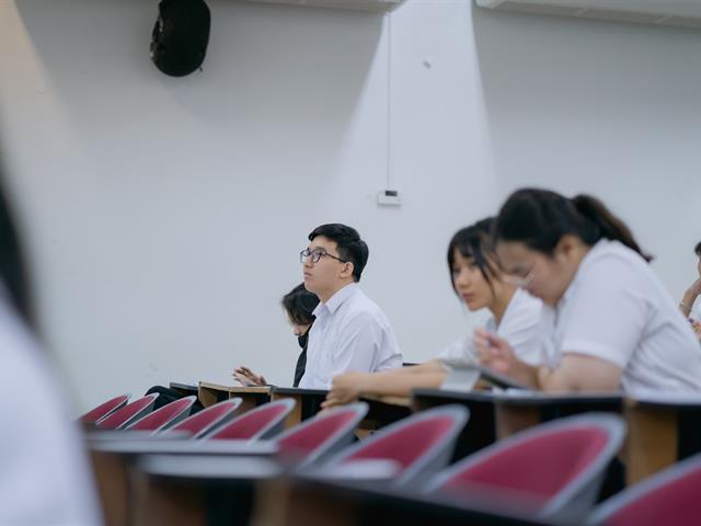 คำถามกฎหมายเนื่องในวันรพี
