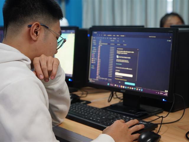 Comp Camp สัญจร