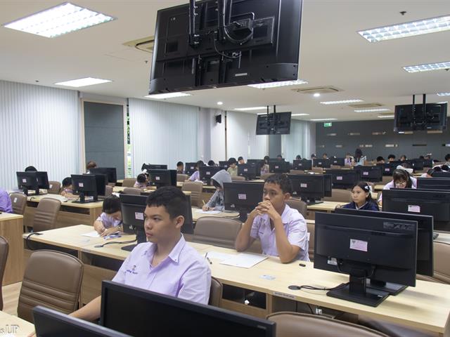 ศูนย์ภาษา คณะศิลปศาสตร์ จัดสอบวัดความรู้ภาษาอังกฤษ แก่นักเรียนระดับชั้นมัธยมศึกษา ปีที่ 4-6 โรงเรียนสาธิต มหาวิทยาลัยพะเยา