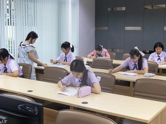 ศูนย์ภาษา คณะศิลปศาสตร์ จัดสอบวัดความรู้ภาษาอังกฤษ แก่นักเรียนระดับชั้นมัธยมศึกษา ปีที่ 4-6 โรงเรียนสาธิต มหาวิทยาลัยพะเยา