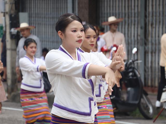 คณะรัฐศาสตร์และสังคมศาสตร์ 