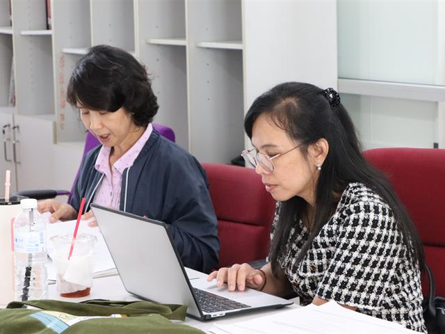 คณะรัฐศาสตร์และสังคมศาสตร์ 