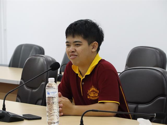 คณะรัฐศาสตร์และสังคมศาสตร์ 